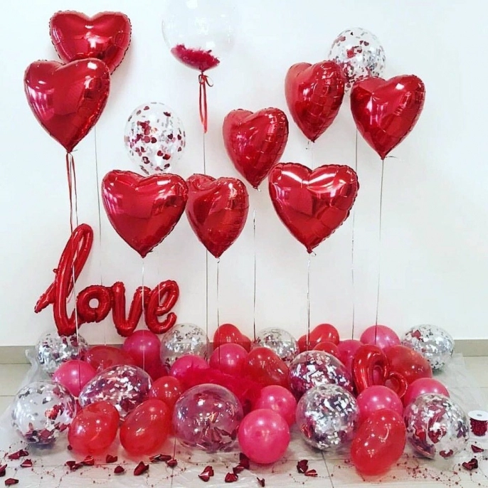 Композиция из воздушных шаров LOVE на девичник