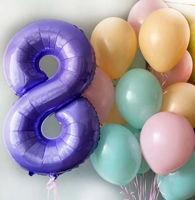 Шарики с гелием макарунс на 8 марта