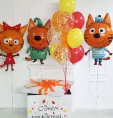 Коробка с шарами на день рождения "Три кота"